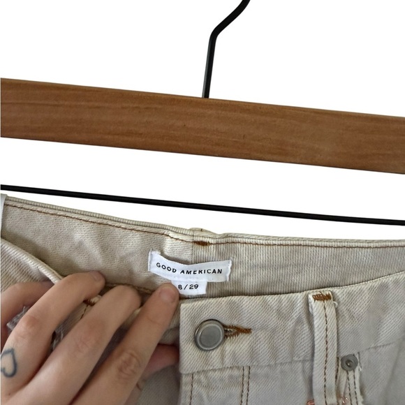 Good American NEW 90s Icon Straight Jean in Bone - Picture 7 of 8